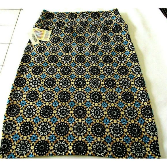 LuLaRoe Dresses & Skirts - Women's skirt LulaRoe Cassie Skirt Size Medium